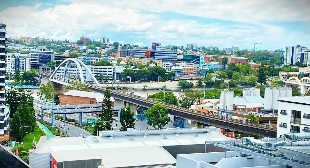 Southbank Apartment With Pool Brisbane Cbd Hosted By Homestayz Australia
